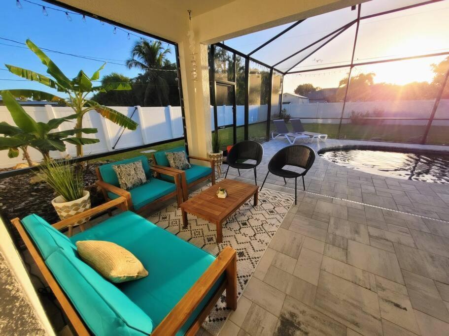 Blue Door Retreat - Luxury Pool Home - Sleeps 8 Кейп-Корал Екстер'єр фото